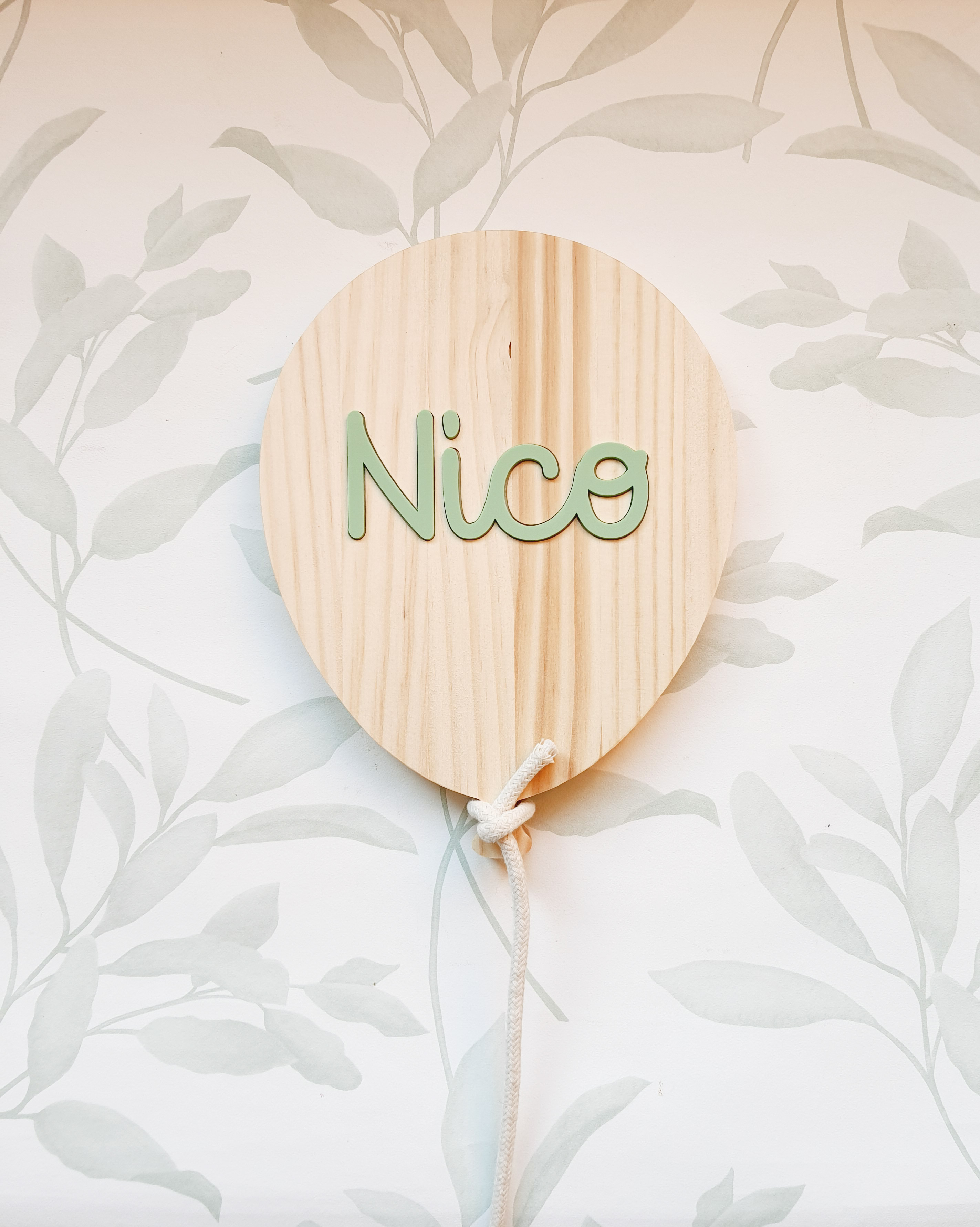 Letras de madera de pino acabado natural personalizadas