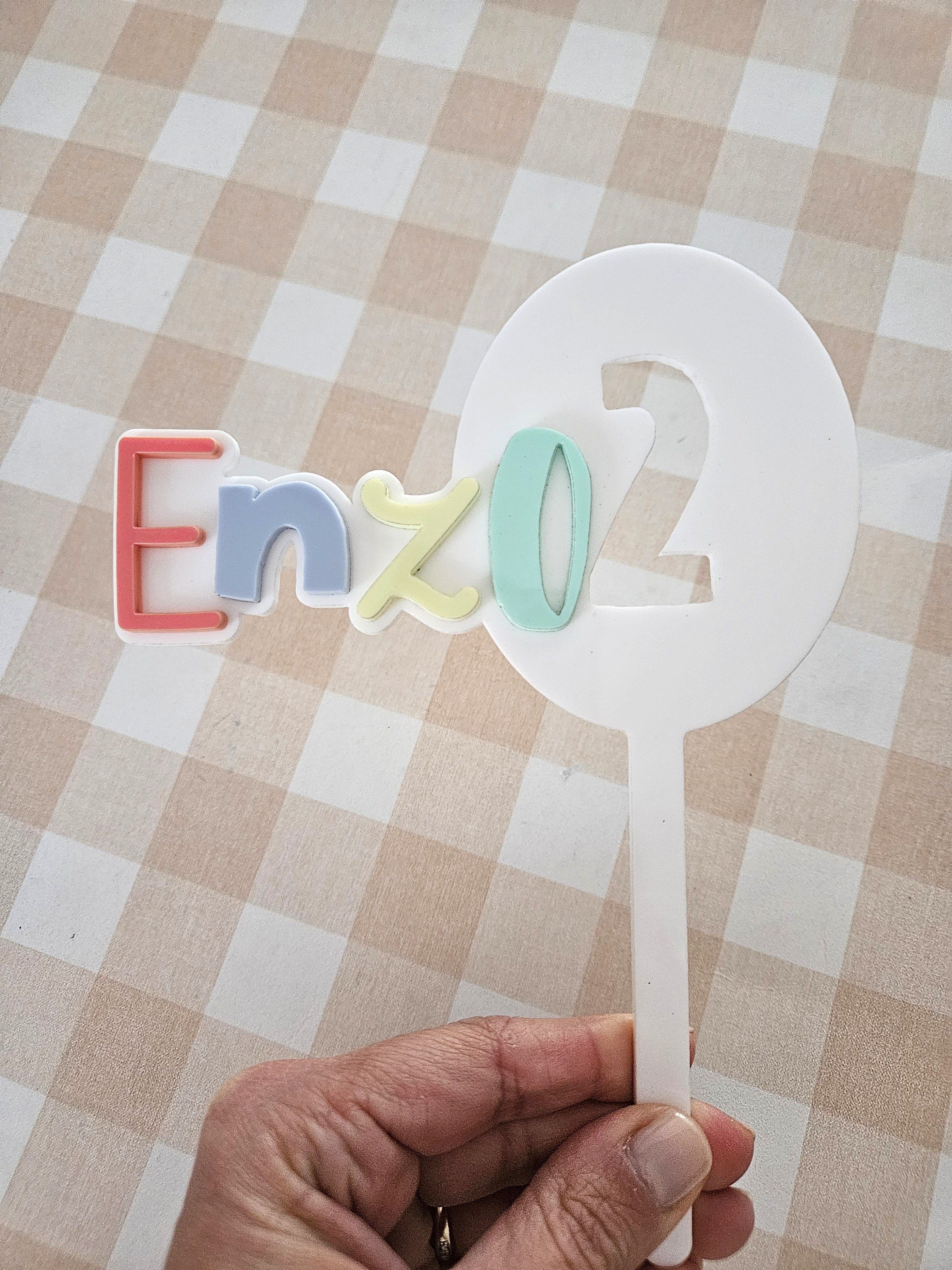 Topper personalizado con nombre de colores