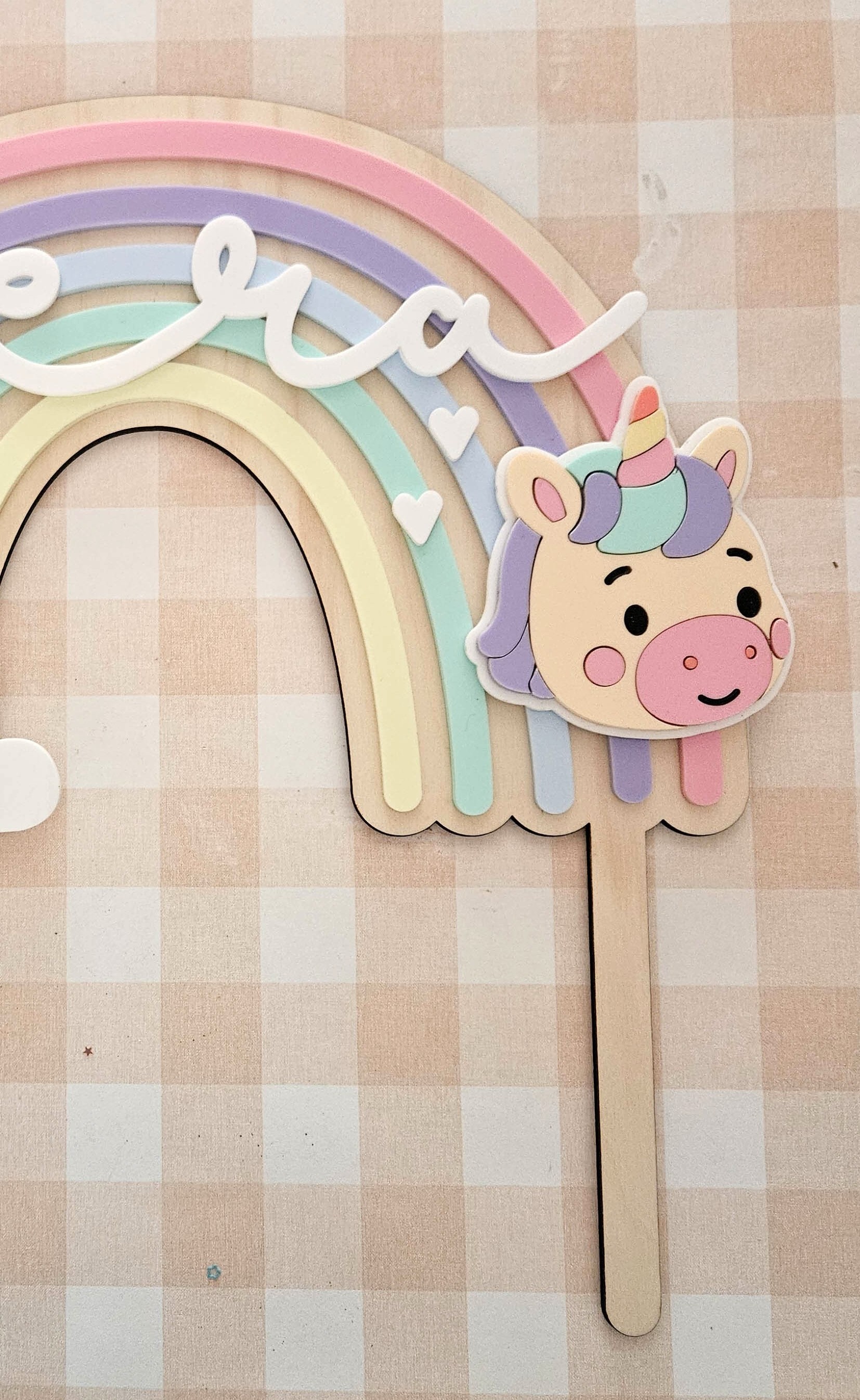 Topper de metacrilato arcoíris, unicornio y número de purpurina